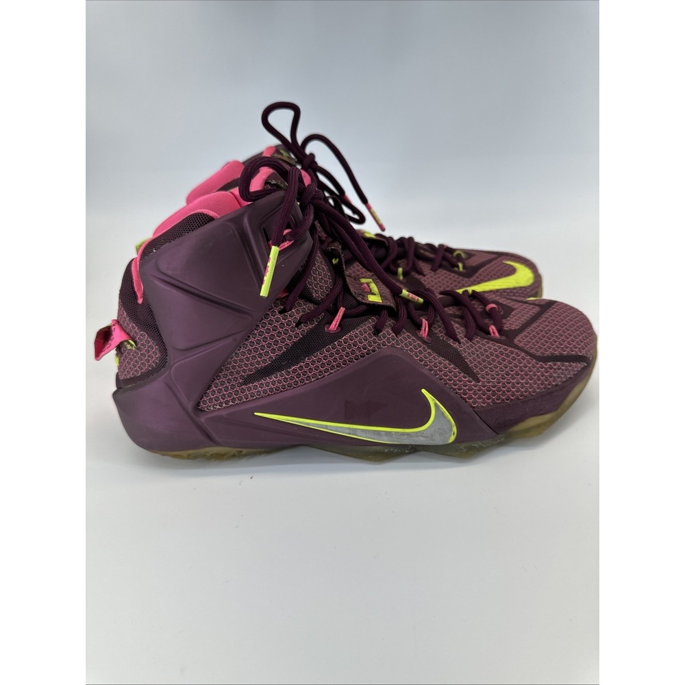 Nike LeBron 12 Double Helix Men's Size 13 Pre-Owned Purple pink  684593-607